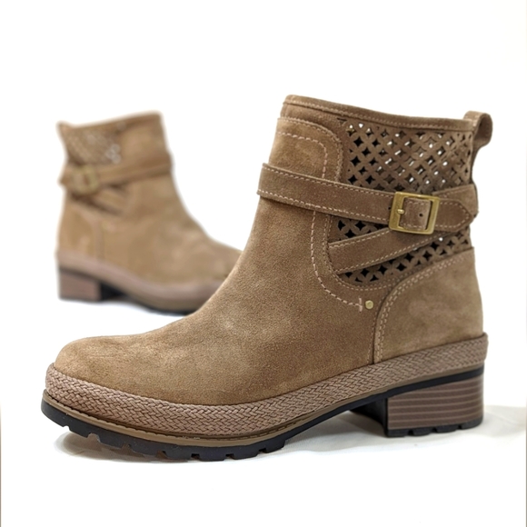 Sold - The Original Muck Boot - Picture 2 of 12